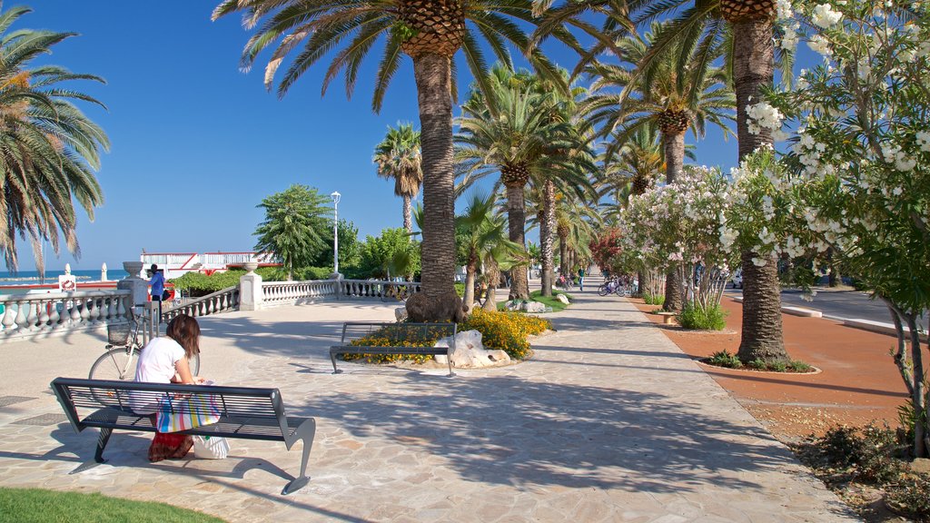 PASQUA E PASQUETTA SUL LUNGOMARE DI SAN BENEDETTO DEL TRONTO